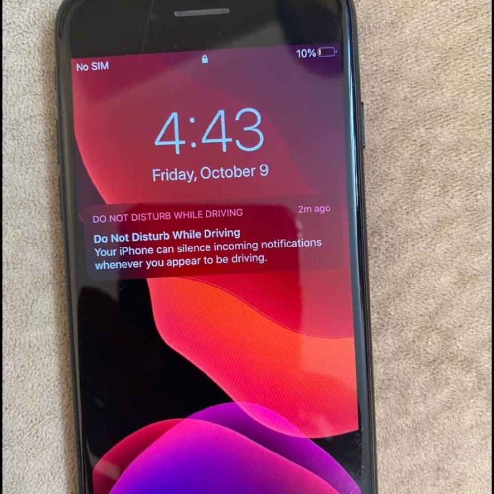 iPhone SE - Picture 2 of 6